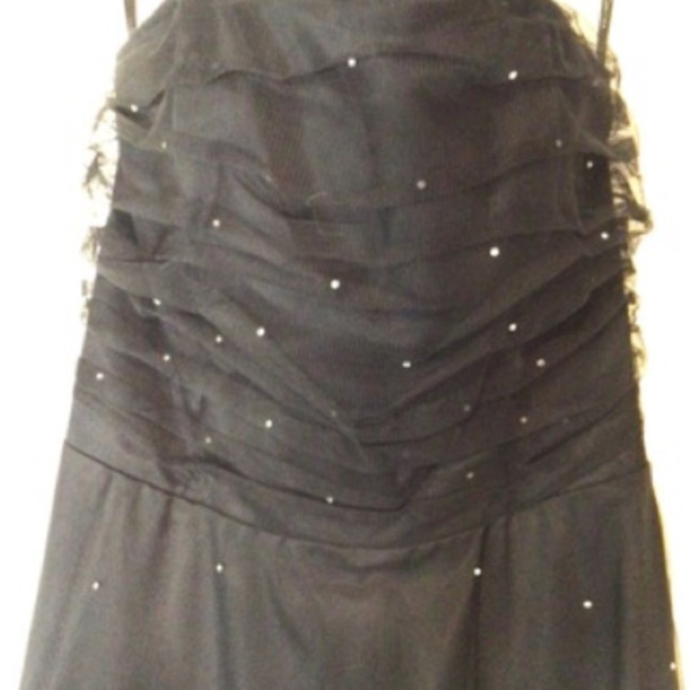 Gown - Picture 2 of 5